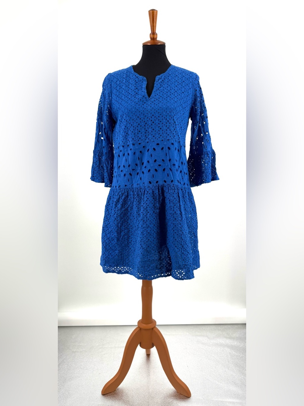Tyler Boe Ingrid Eyelet Skimmer Dress in Bluebell Size M